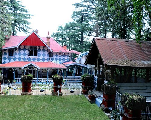 Best Resorts Near Jakhu Temple