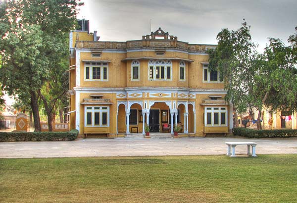 Roop Niwas Palace