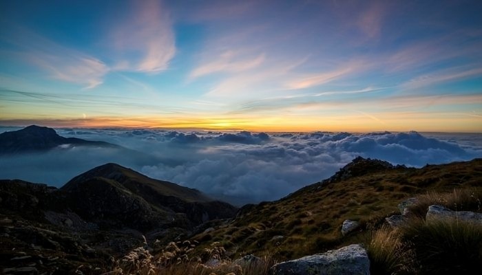 Cloud’s End Mussoorie at sunset with panoramic mountain views above the clouds