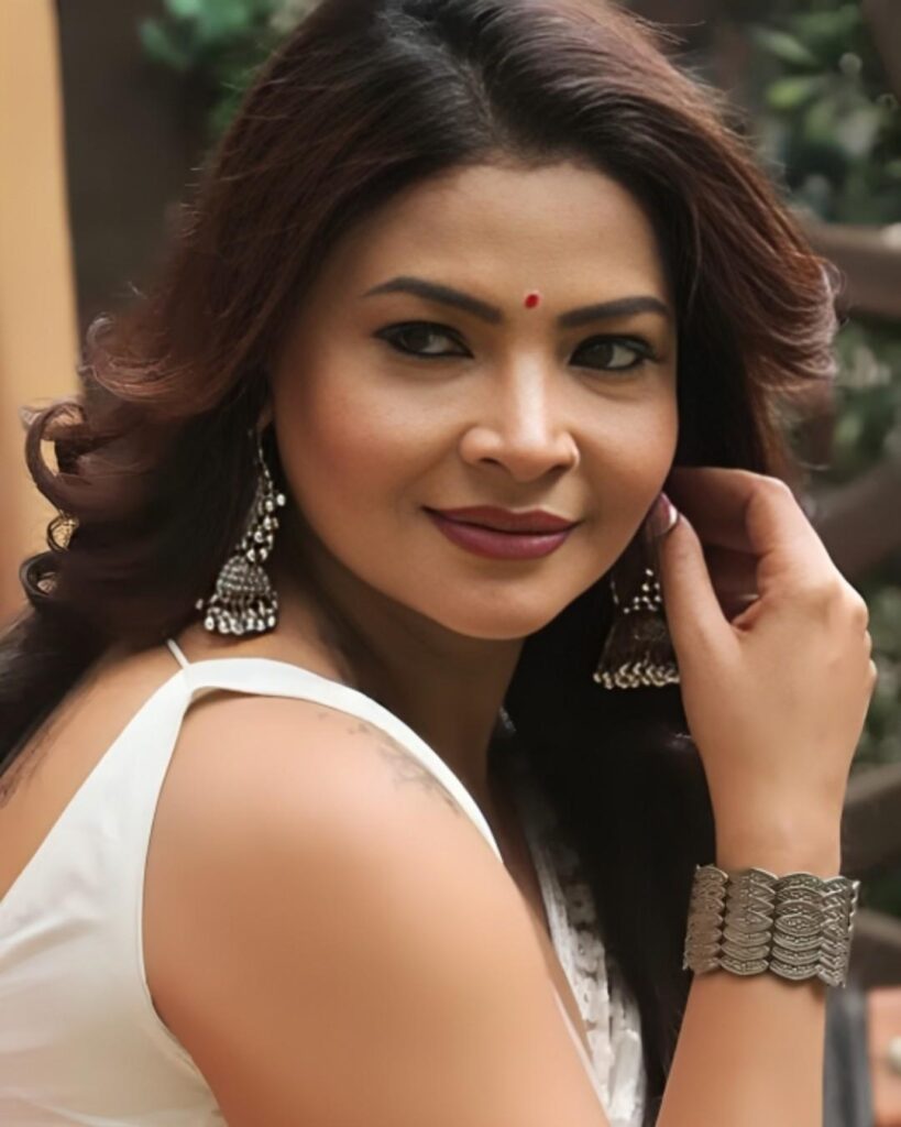 Mahi Kaur posing for a professional portrait photoshoot