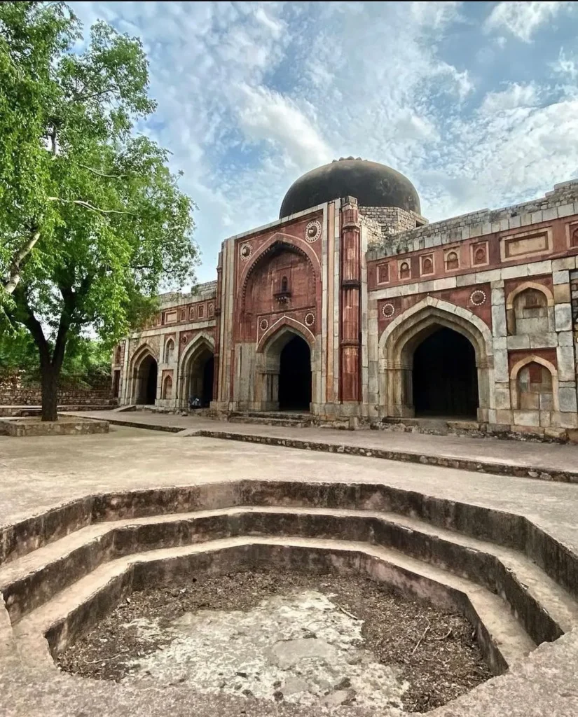 Jamali Kamali Mosque & Tomb