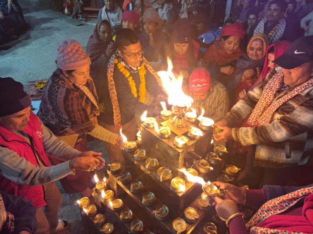 Attend the Morning or Evening Aarti