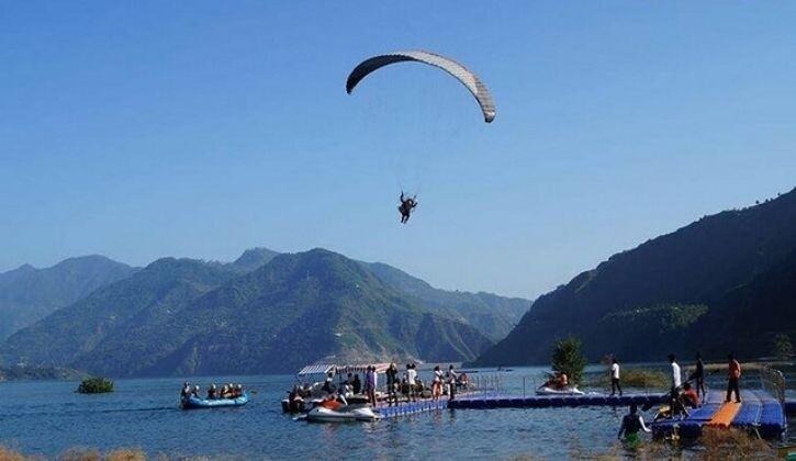 parasailing